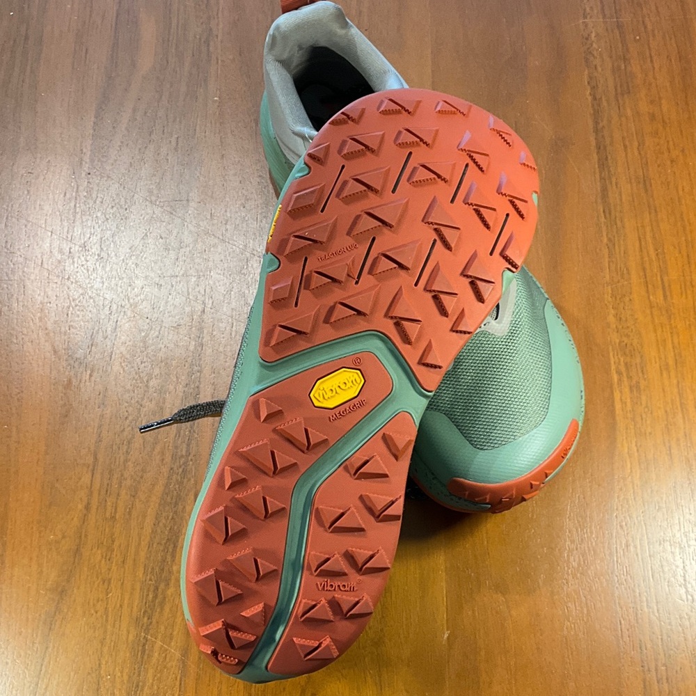 Altra Wild 3+ sample Green Trail Shoes with Orange Accents - Picture 4 of 4